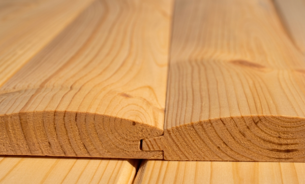 Szalówka półokrągła drewniana sosnowa do elewacji i podbitki